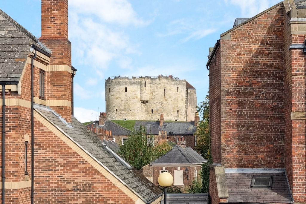 Additional image 3 of 1 bed flat for saleClifford House, Lady Anne Court, Skeldergate, York YO1