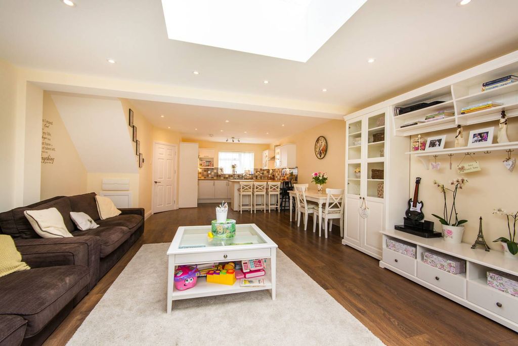 Additional image 11 of 4 bed terraced house to rentSalem Place, Central Croydon, Croydon CR0