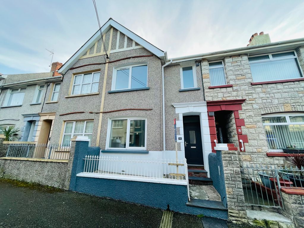 2 bed property to rentDartmouth Gardens, Milford Haven SA73