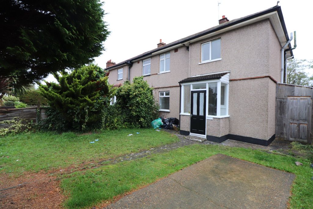 3 bed semi-detached house to rentDuke Road, Barkingside IG6