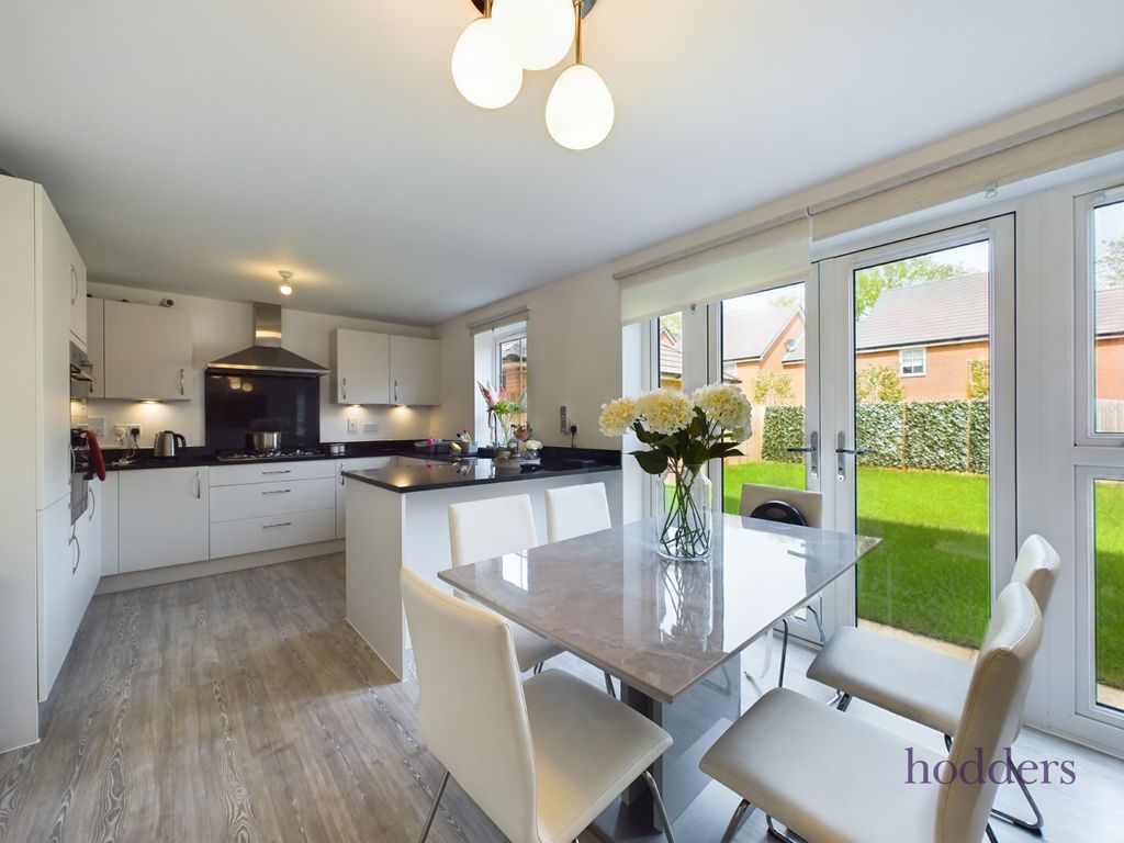 Additional image 3 of 5 bed detached house to rentBlackbess Lane, Chertsey, Surrey KT16