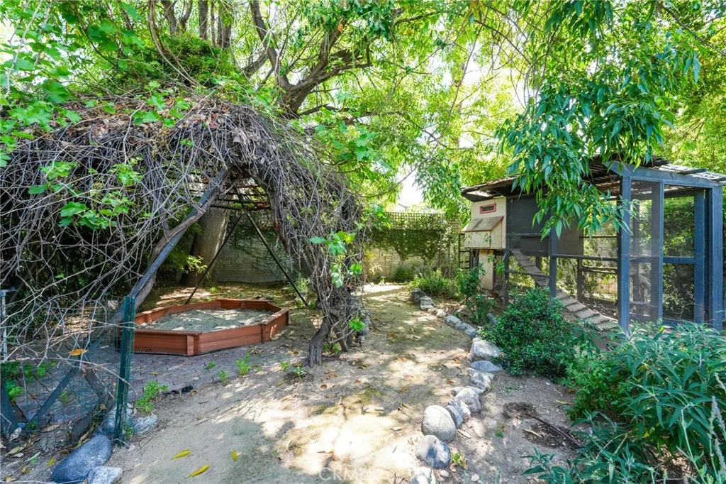 Additional image 71 of 371 E Claremont St, Pasadena, CA 91104
