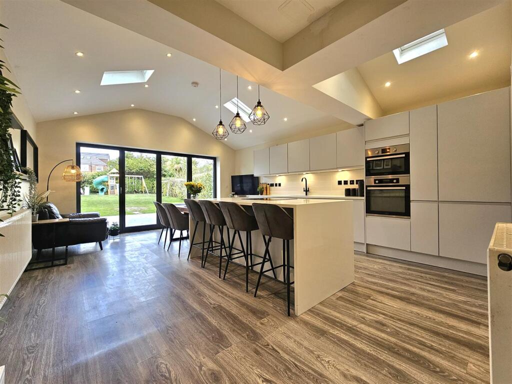 Farmstead Road, Solihull photo 2