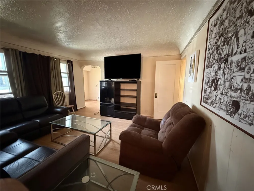 Additional image 7 of 1324 W 101st St, Los Angeles, CA 90044