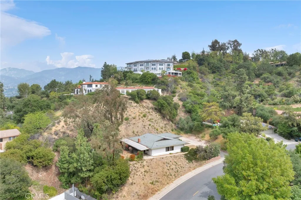 Additional image 5 of 3737 San Augustine Dr, Glendale, CA 91206