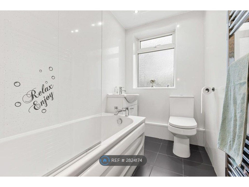 Additional image 12 of 2 bed flat to rentElm Avenue, Renfrew PA4