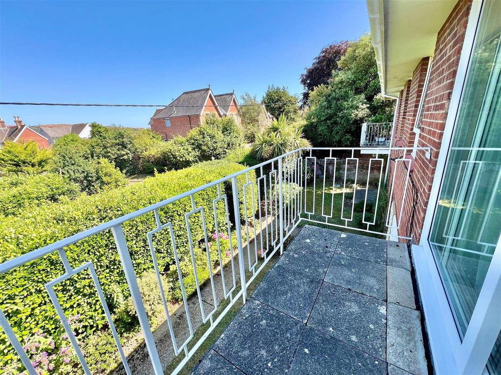 Additional image 4 of 2 bed flat for saleFreshwater, Isle Of Wight PO40