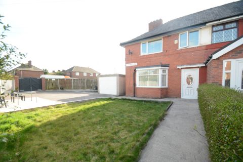 Gleneagles Avenue, Clayton M11