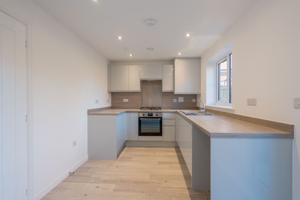 Additional image 4 of 3 bed flat to rentWindflower Chase, Worthing BN13
