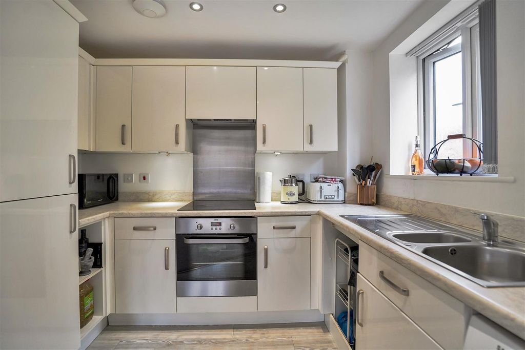 Additional image 3 of 2 bed flat for saleWhitstable Mews, Leeds LS12