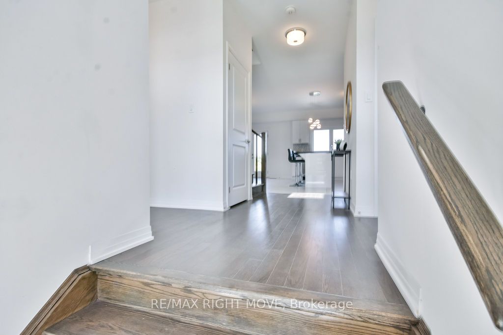 3721 Quayside Drive, Severn, ON, L3V 8M9 photo 5