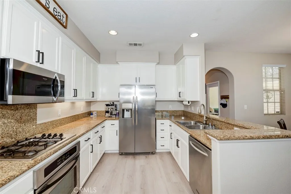 Additional image 32 of 483 Klamath Ct, Corona, CA 92880