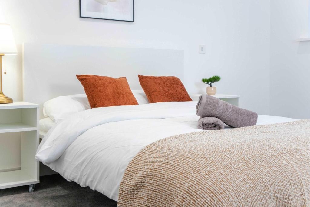 4 Bed Flat, London, NW1, N1 7GU photo 5
