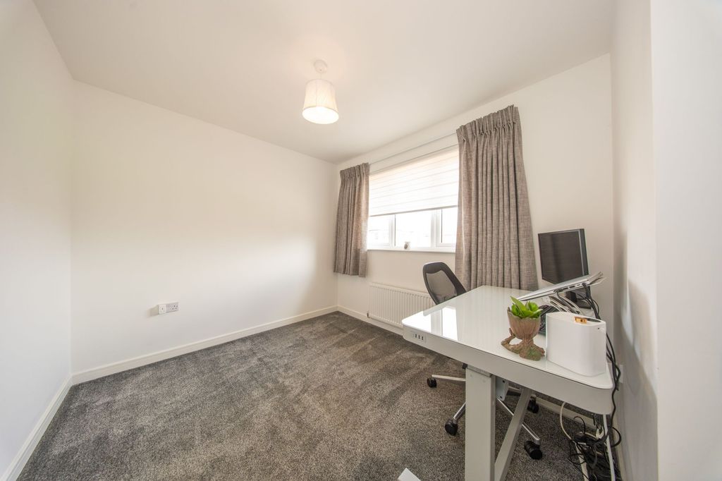 Additional image 14 of 3 bed detached house for saleBaxter Road, East Calder EH53