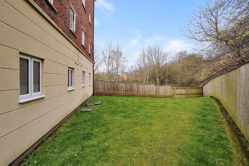 Additional image 13 of 2 bed flat for saleWhitstable Mews, Leeds LS12