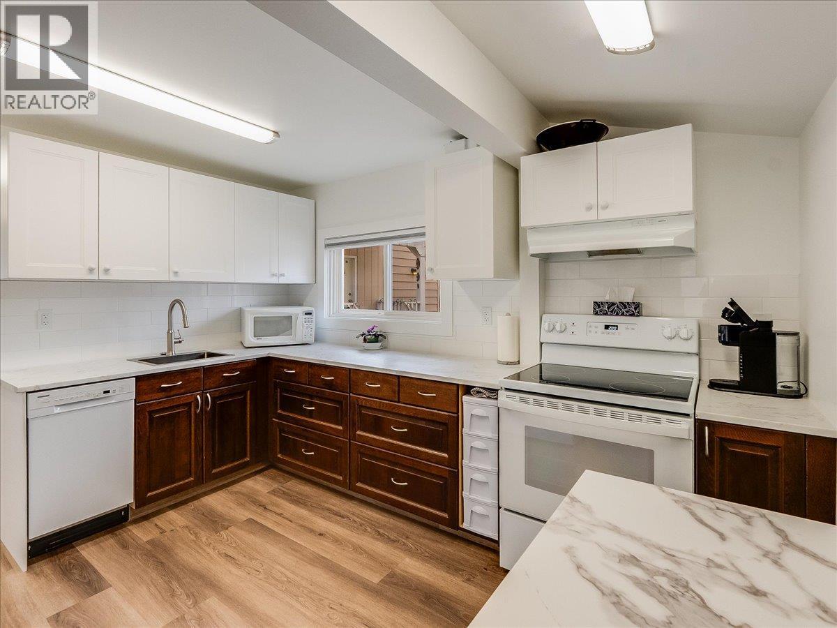 1911 SECOND Avenue