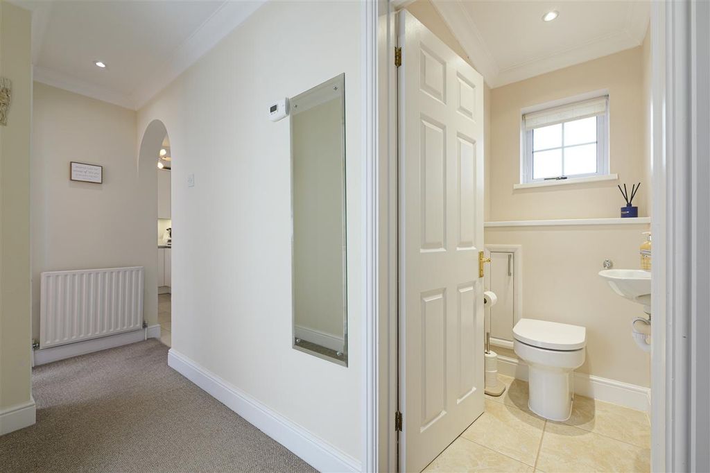 Additional image 18 of 5 bed detached house for saleLower Rainham Road, Rainham ME8