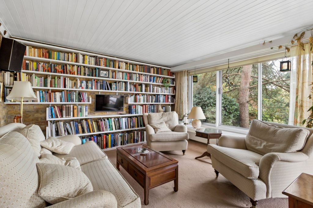 Additional image 5 of 4 bed detached house for saleRobins Orchard, Chalfont St. Peter, Buckinghamshire SL9