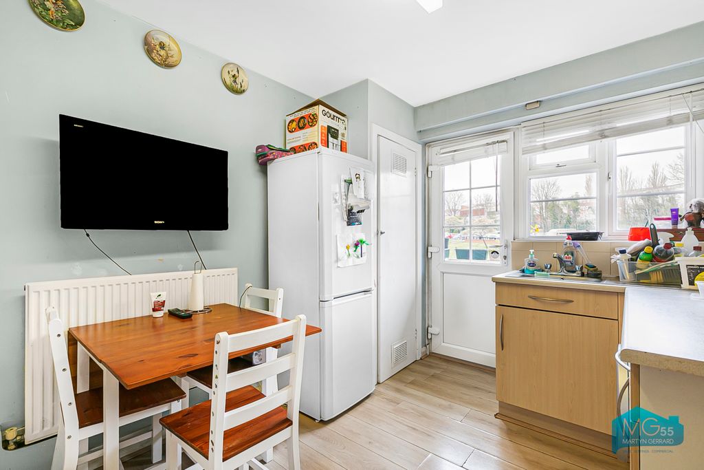 Additional image 6 of 2 bed flat to rentBittacy Court, Frith Lane, London NW7