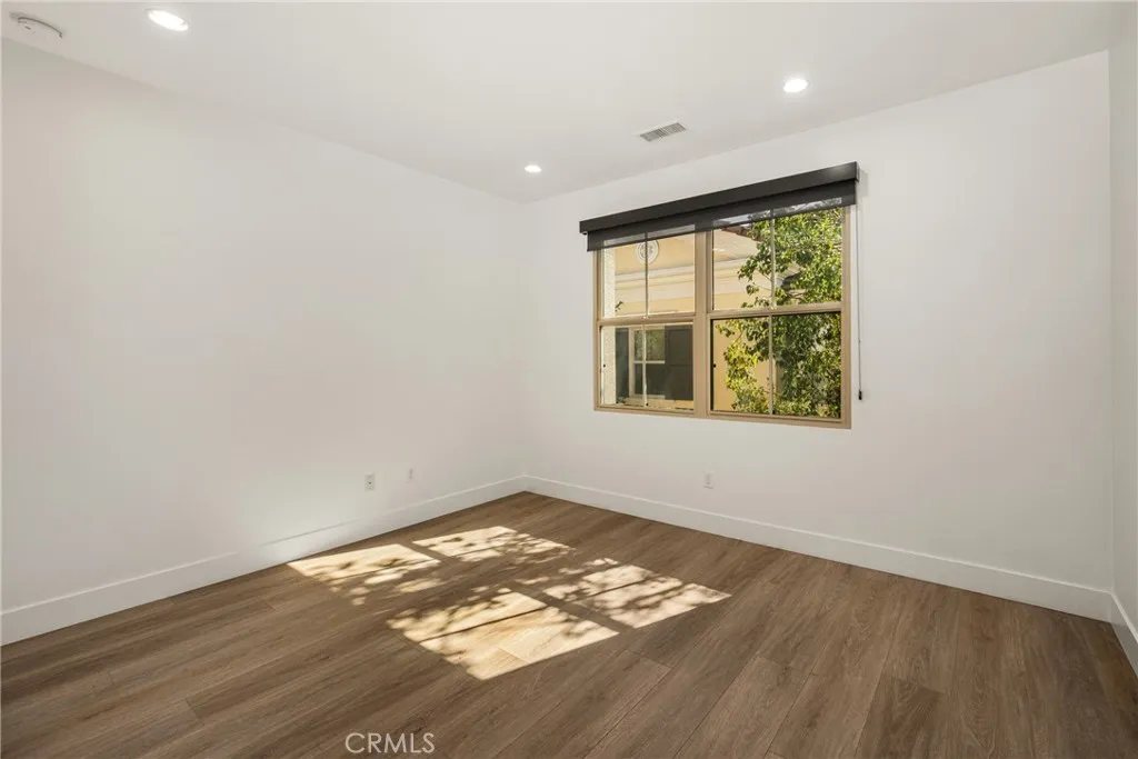 Additional image 31 of 49 Kempton, Irvine, CA 92620