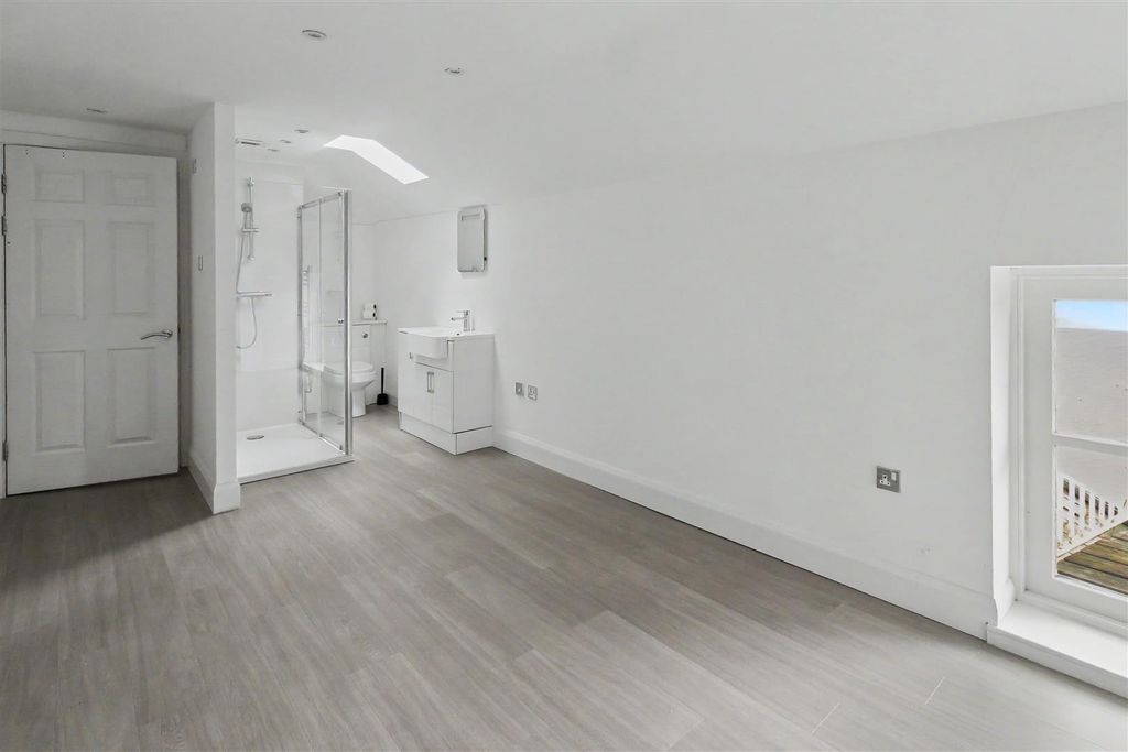 Additional image 19 of 3 bed flat to rentTown Street, Bramcote, Nottingham NG9
