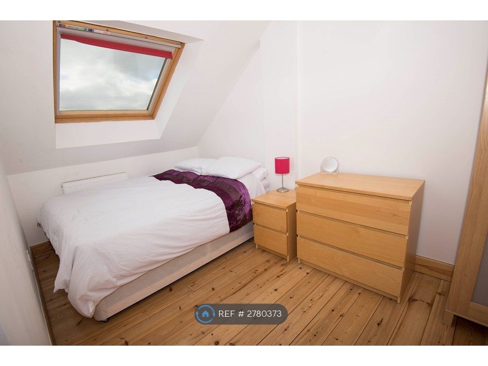 5 bed flat to rentPolwarth Crescent, Edinburgh EH11 photo 5
