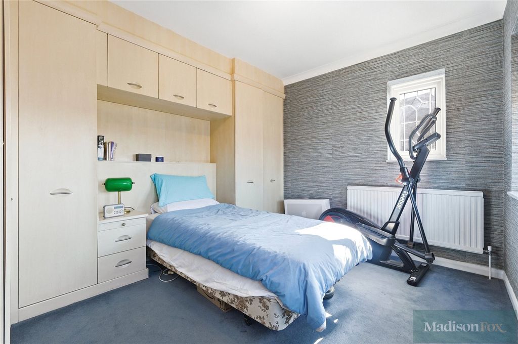 Additional image 20 of 5 bed detached house for saleParkland Close, Chigwell, Essex IG7
