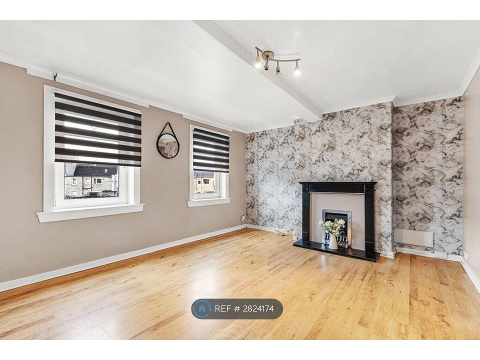 Additional image 2 of 2 bed flat to rentElm Avenue, Renfrew PA4