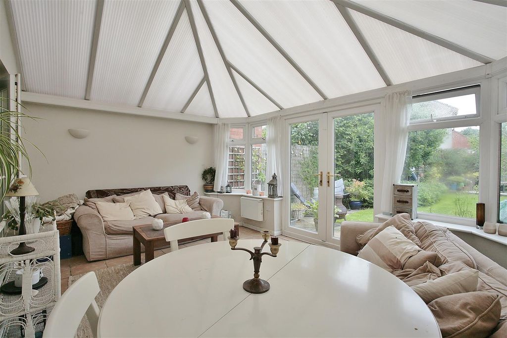 Additional image 5 of 4 bed semi-detached house to rentBrowns Close, Oxford OX2