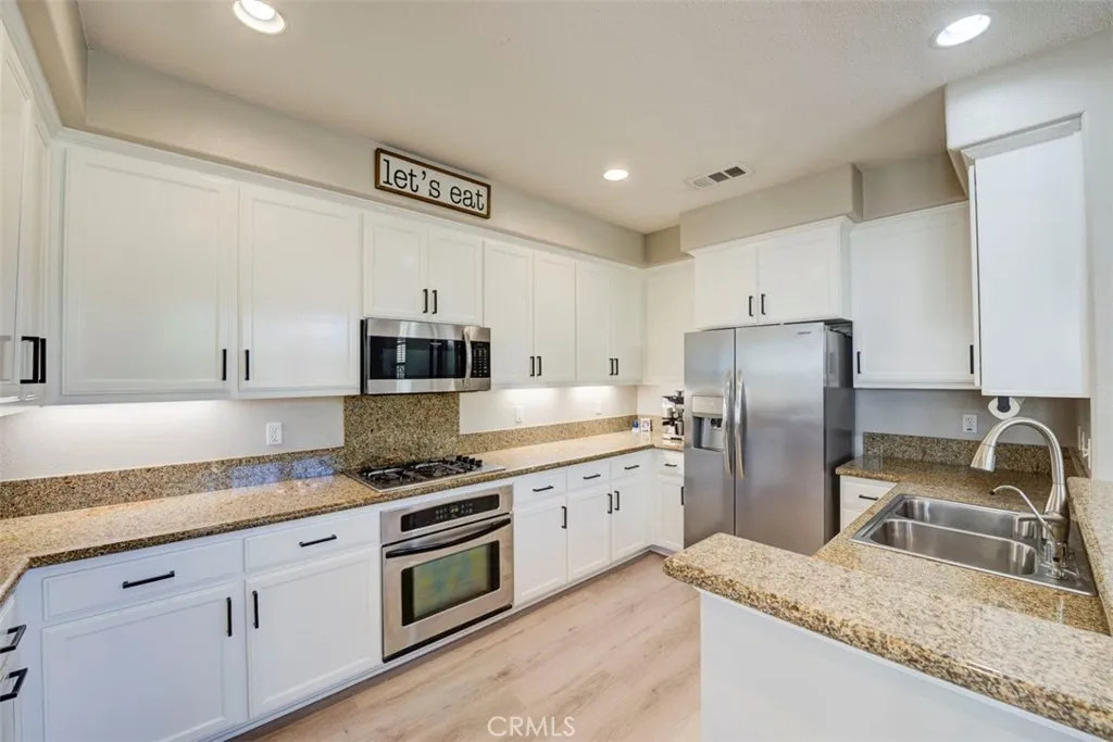 Additional image 49 of 483 Klamath Ct, Corona, CA 92880
