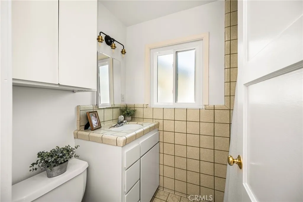 Additional image 40 of 1842 N Greenbrier Rd, Long Beach, CA 90815