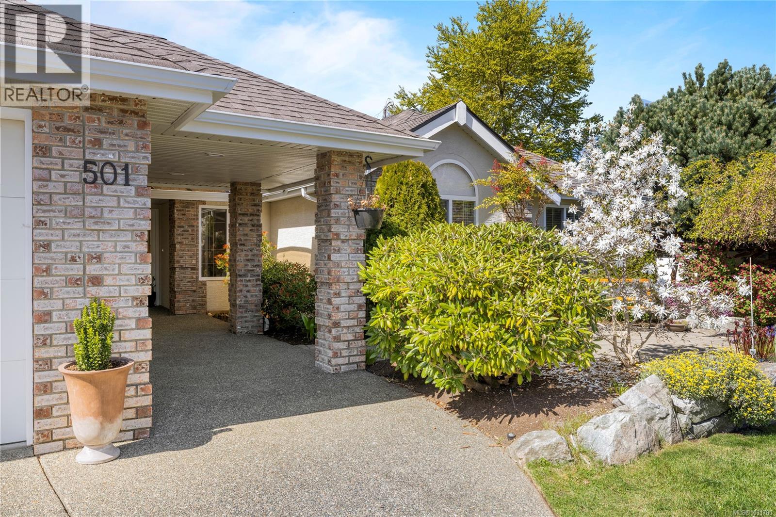 501 Muirfield Close