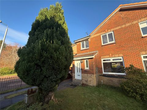 Malcolm Gardens, West Mains, East Kilbride, South Lanarkshire G74