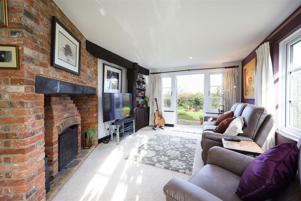Additional image 3 of 4 bed detached house for saleWellow, Isle Of Wight PO41