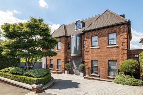 Oakfields Road, London NW11
