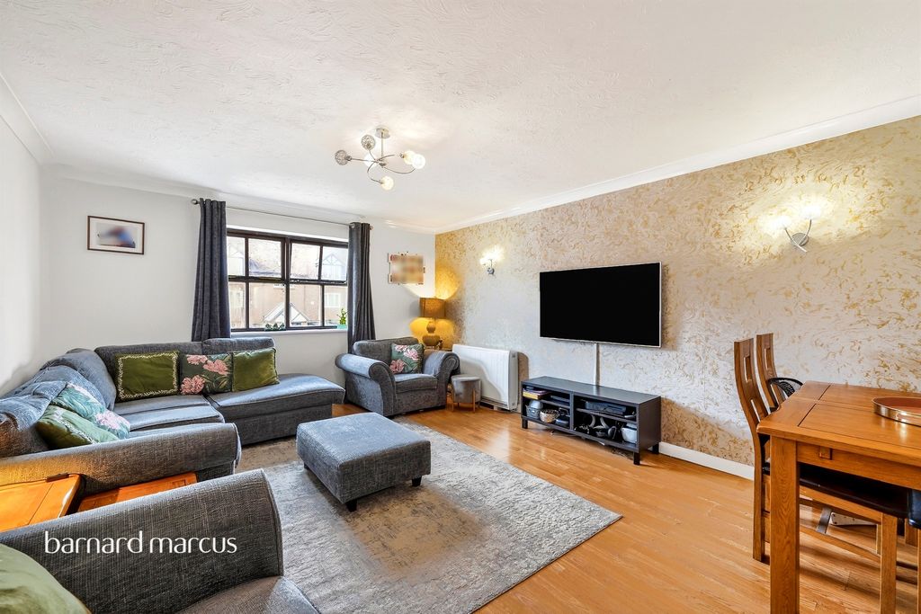 Additional image 2 of 2 bed flat for saleHatton Road, Bedfont TW14