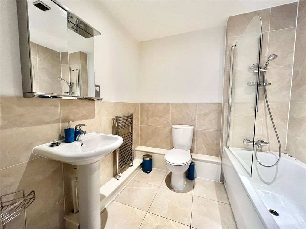 1 bed flat to rent3 Roman Walk, Exeter, Devon EX1 photo 4