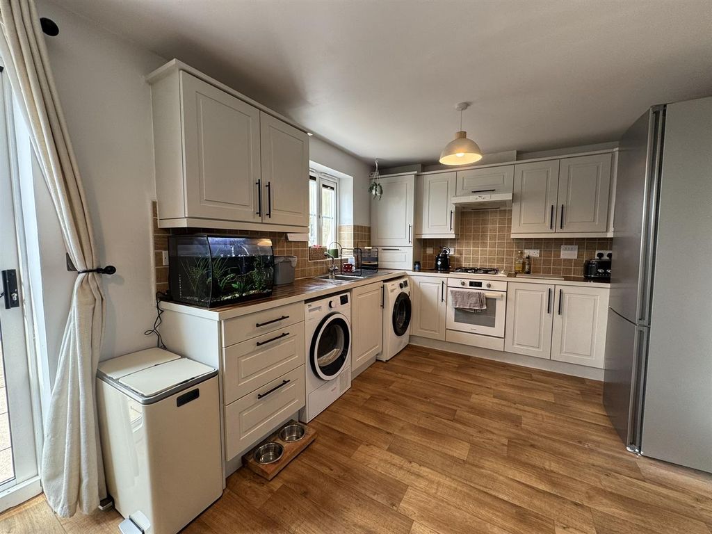 Additional image 3 of 3 bed end terrace house to rentKeay Heights, St. Austell PL25