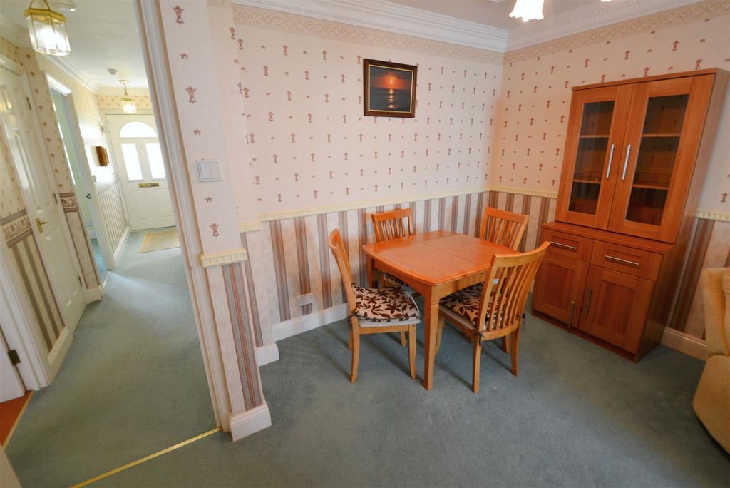 Additional image 6 of 2 bed flat for saleWimbledon Court, Tenby SA70
