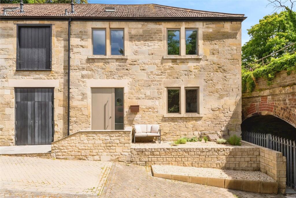 Sully, Bradford On Avon