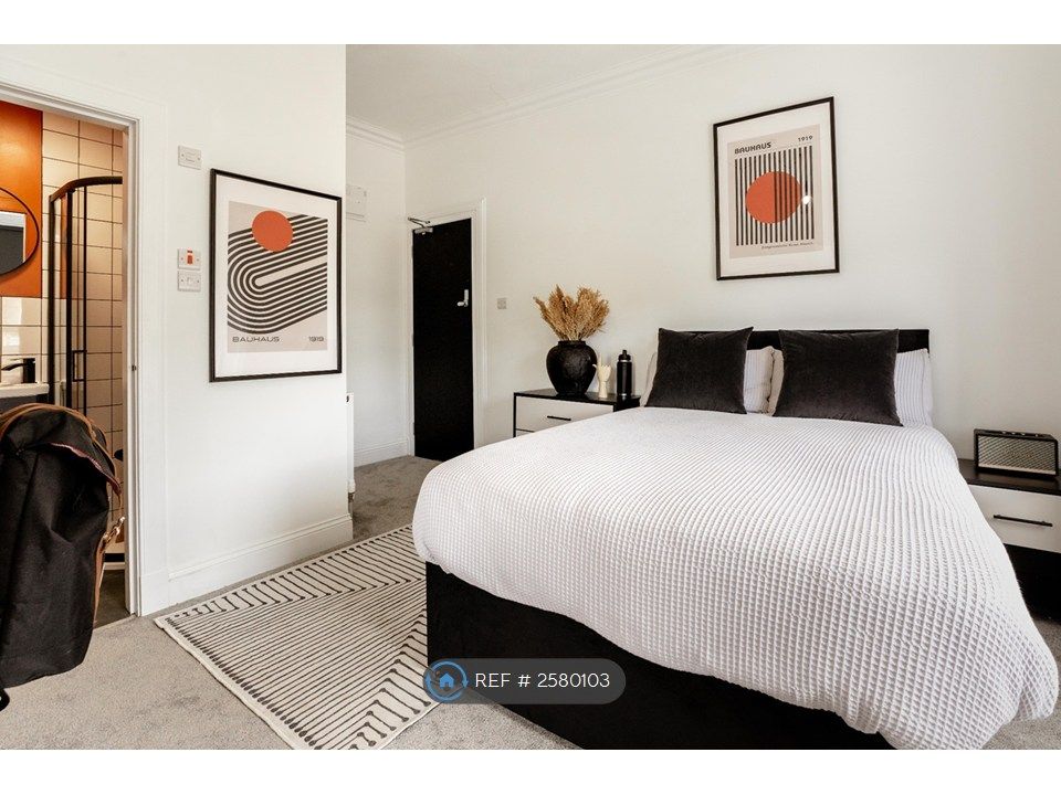 Room to rentDunkeld Road, Perth PH1