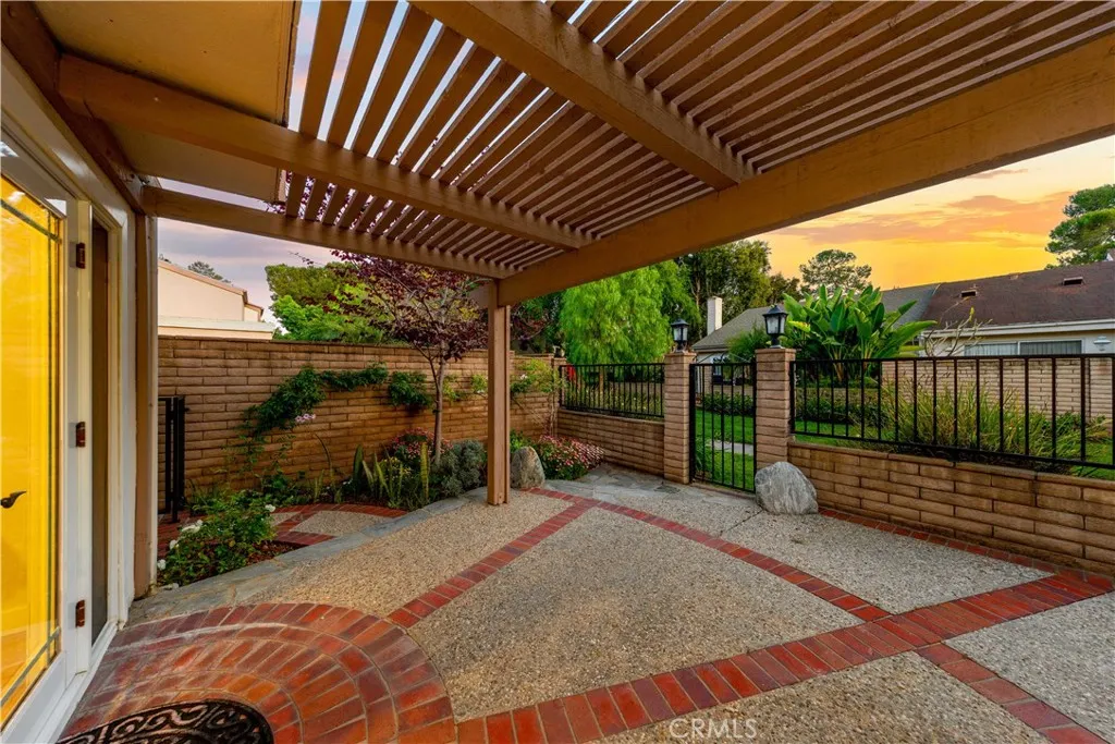 Additional image 114 of 54 Willow Tree Ln, Irvine, CA 92612
