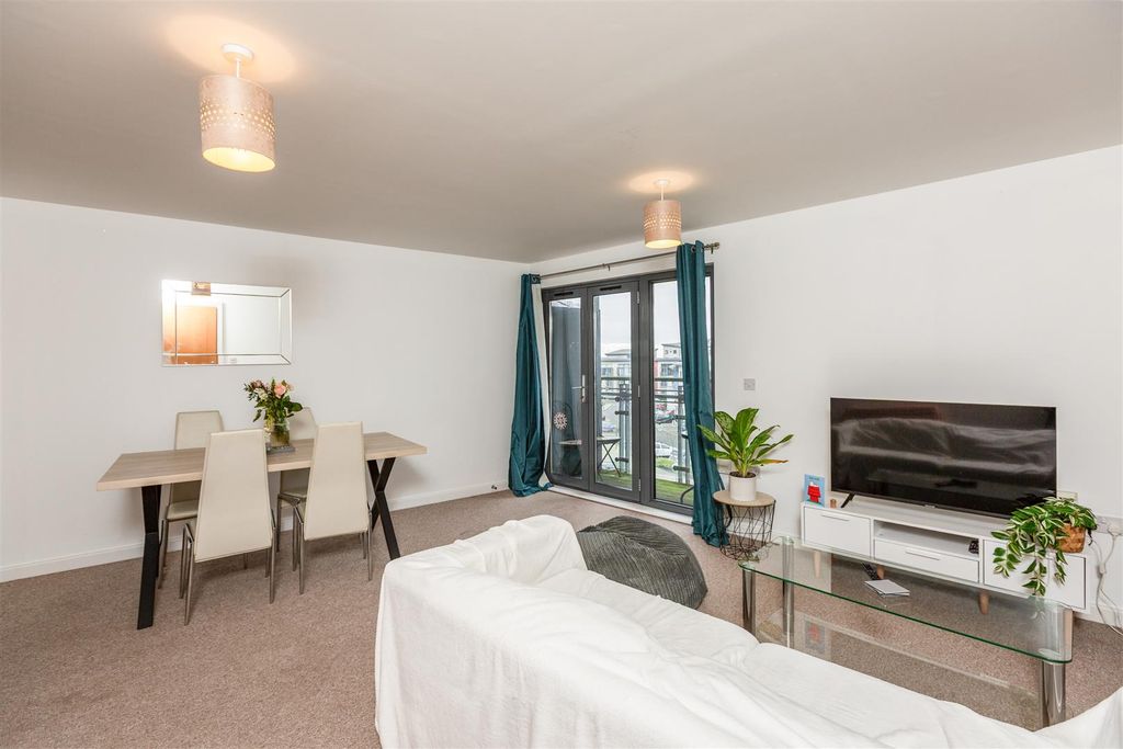 2 bed flat for saleSt Stephens Court, Maritime Quarter, Swansea SA1 photo 2