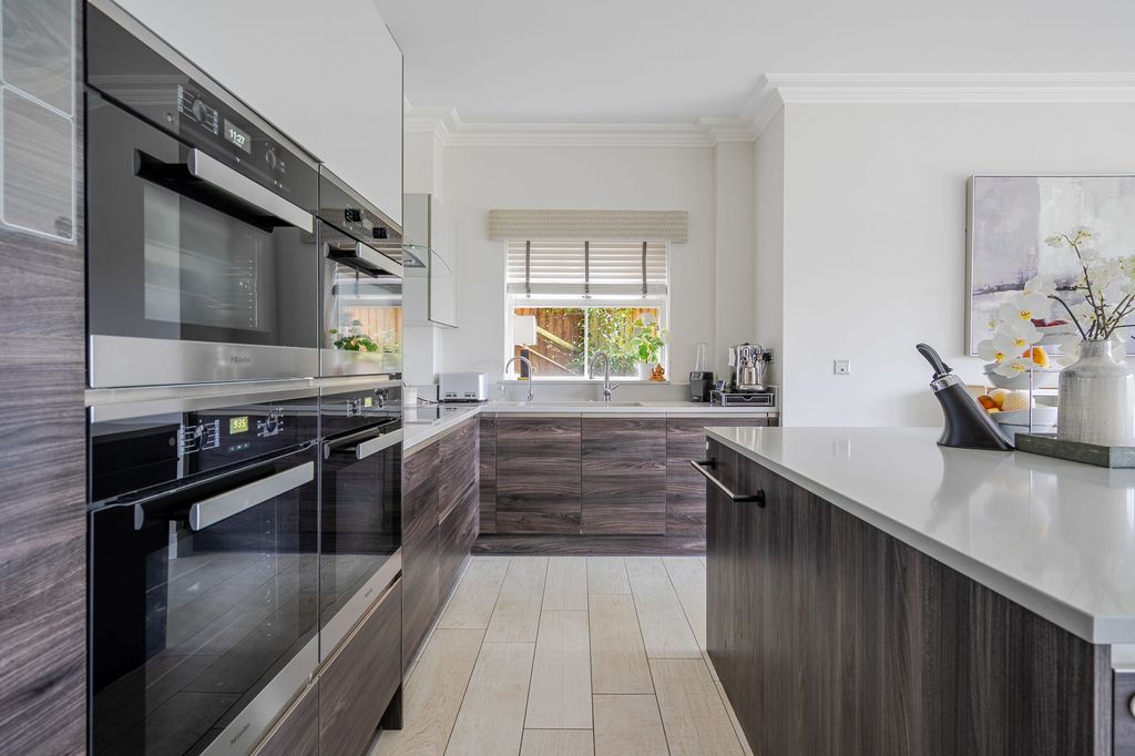 Additional image 4 of 5 bed detached house to rentSunningdale Heights, Sunningdale SL5