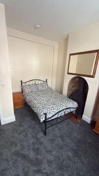 Alcester Road, Moseley, Birmingham B13