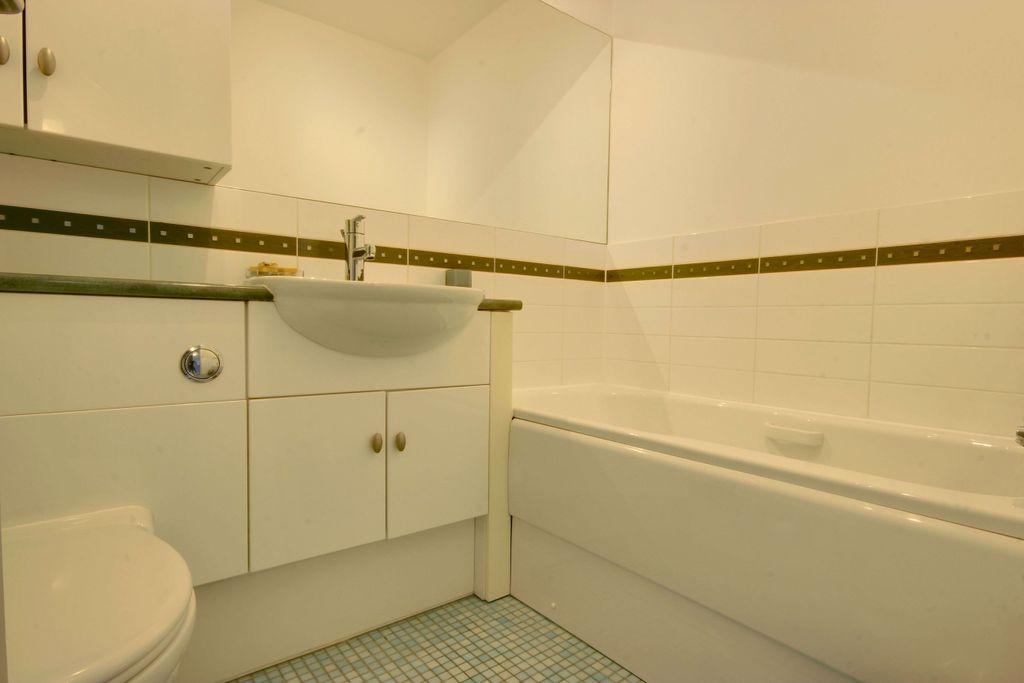 Additional image 21 of 3 bed terraced house to rentLord Roberts Road, Beverley HU17