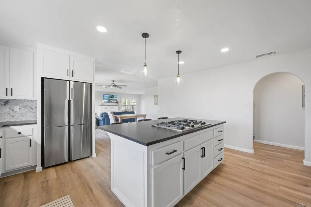 Additional image 6 of 330 Skyline Dr, Vista, CA 92084