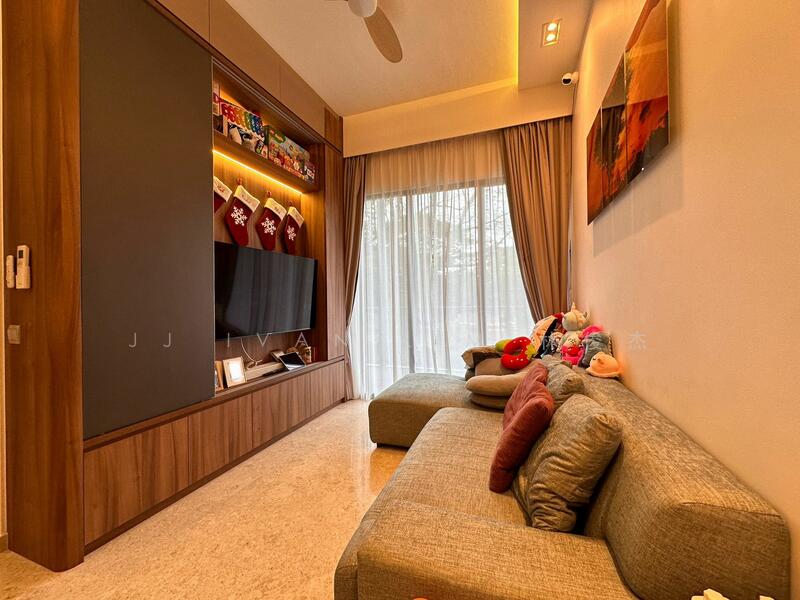 1 Seraya Crescent