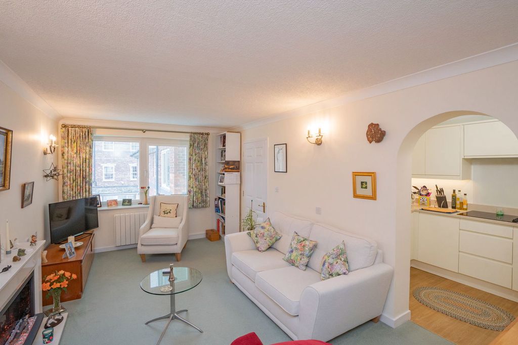 Additional image 3 of 2 bed flat for saleWorcester Road, Malvern, Worcestershire WR14