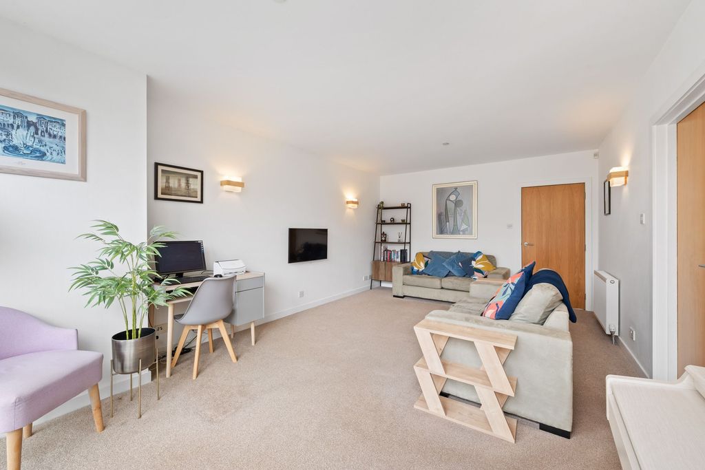 Additional image 2 of 2 bed flat for saleKilbryde Crescent, Dunblane FK15